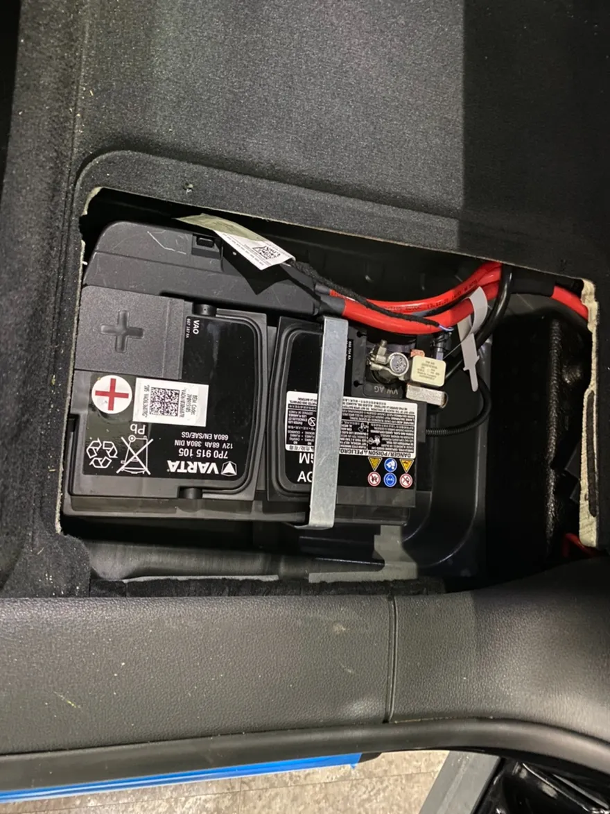 Audi Q8 dash cam - Audi Q8 Dash Cam Installation & 24hr Parking Recording photo 3