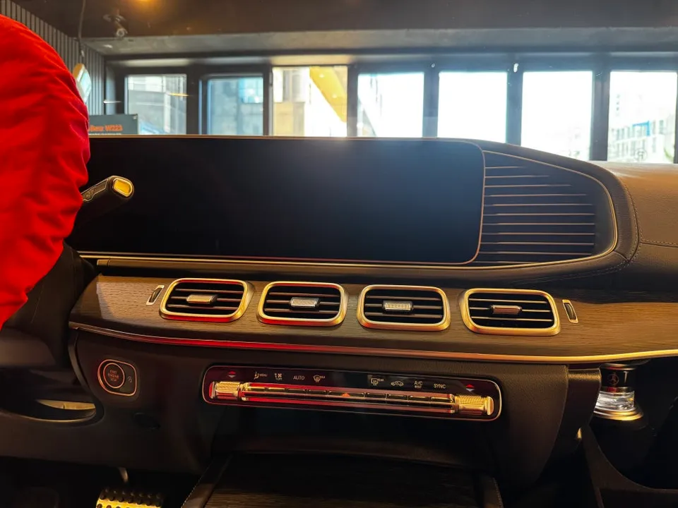 Mercedes-Benz GLE W167 ambient lighting - Mercedes-Benz GLE Ambient Lighting Upgrade - Enhanced Interior LE photo 3