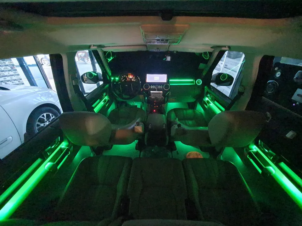 Land Rover Discovery 4 ambient lighting - Land Rover Discovery 4 Ambient Lighting Review: Lounge Ambiance photo 5