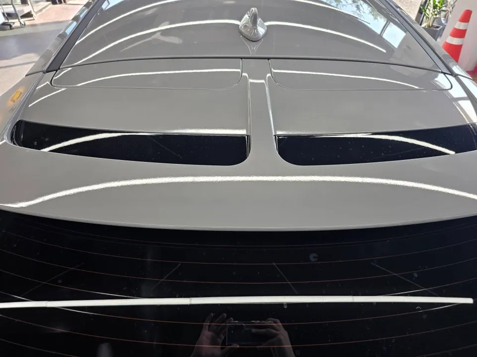 Kia EV6 vinyl wrap - Kia EV6 Vinyl Wrap Review: Black Roof & Spoiler Upgrade photo 4