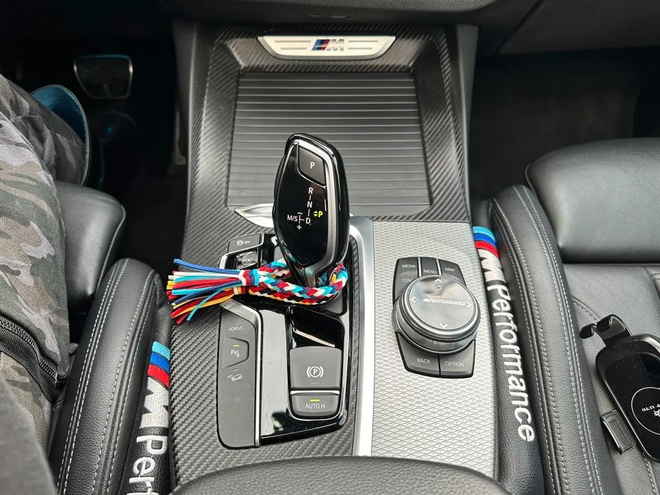 BMW X3のカーラッピング事例 施工写真 1-2