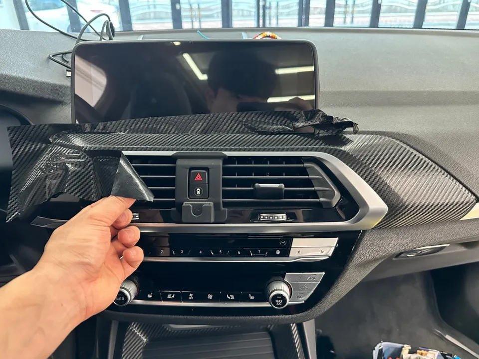 BMW X3のカーラッピング事例 施工写真 3-2