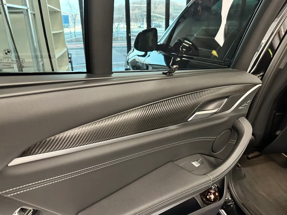 BMW X3のカーラッピング事例 施工写真 1-3