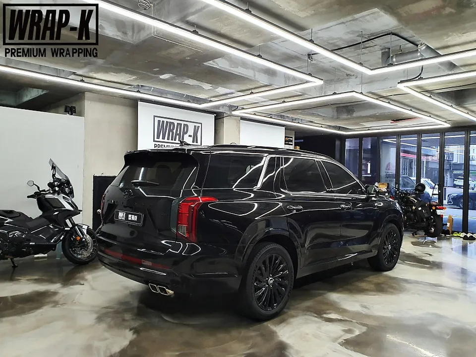 Hyundai Palisade vinyl wrap - Hyundai Palisade Vinyl Wrap Review: Chrome Delete photo 3