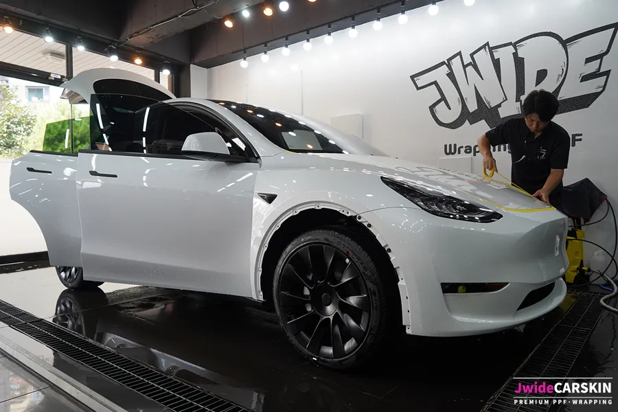 Tesla Model Y PPF施工事例：費用目安と仕上がり 施工写真 3-1