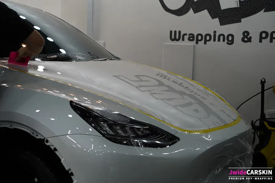 Tesla Model Y PPF施工事例：費用目安と仕上がり 施工写真 1-3