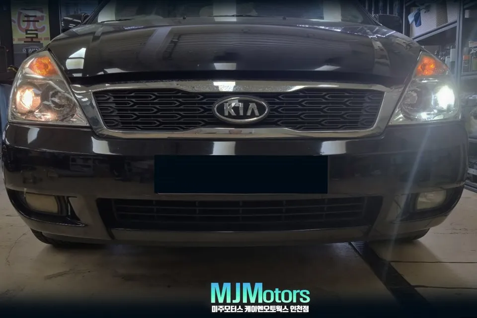 Kia Carnivalのガラスコーティング事例 施工写真 1-2