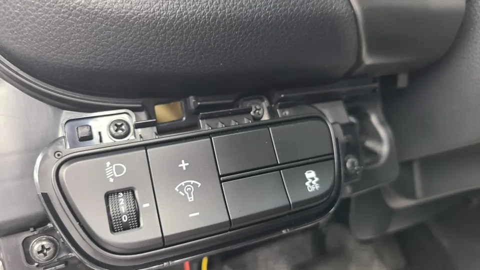 Kia Seltos oem options - Kia Seltos Power Tailgate Upgrade Review photo 3
