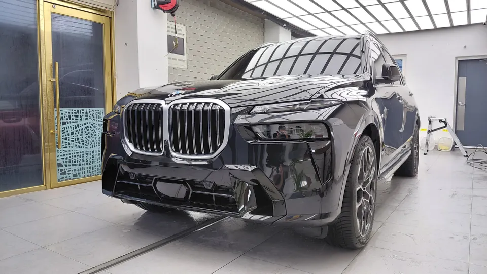 BMW X7の無光PPF施工事例｜高級感ある仕上がり 施工写真 1-3