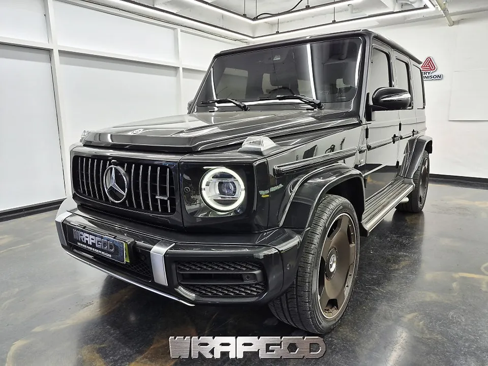 Mercedes-Benz G-Wagon vinyl wrap - Mercedes-Benz G-Wagon Vinyl Wrap Review: Satin Black Transformati photo 4