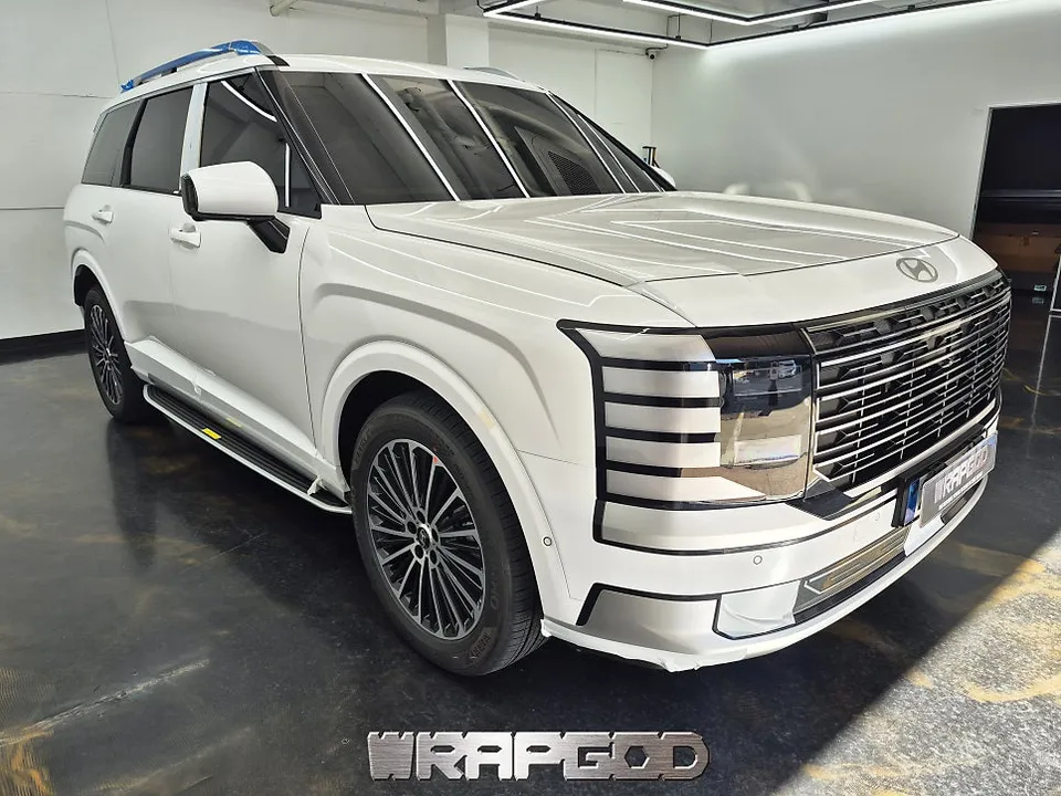 Hyundai Palisade LX3 vinyl wrap - Hyundai Palisade LX3 Vinyl Wrap Review: Chrome Delete Transformat photo 4
