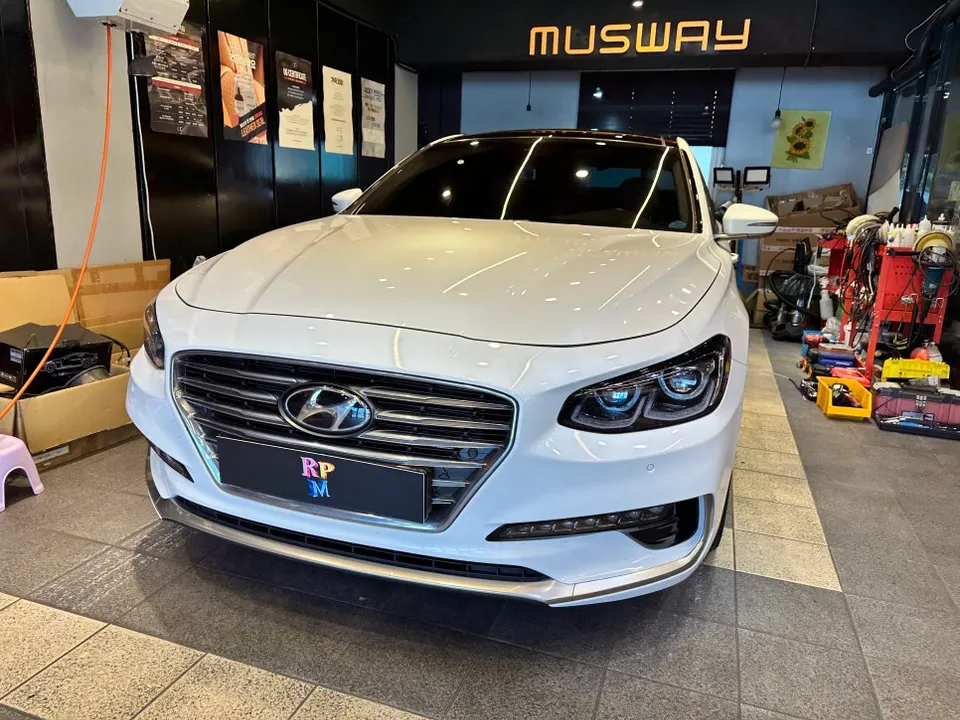 Hyundai Grandeur IG ambient lighting review
