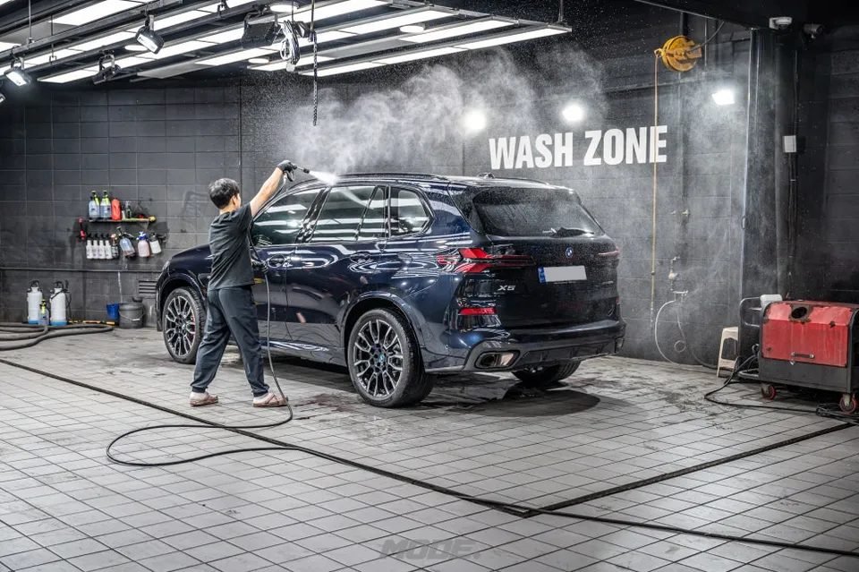 BMW X5 ceramic coating - BMW X5 Ceramic Coating Review: Cost & Results photo 3