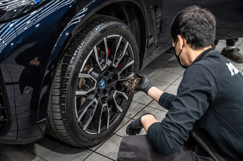 BMW X5 ceramic coating - BMW X5 Ceramic Coating Review: Cost & Results photo 4