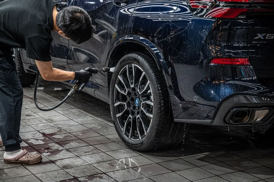 BMW X5のガラスコーティング事例 施工写真 4-2