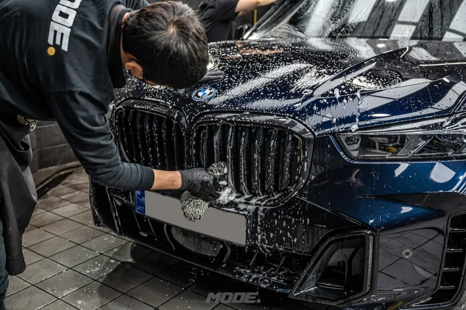 BMW X5のガラスコーティング事例 施工写真 1-3
