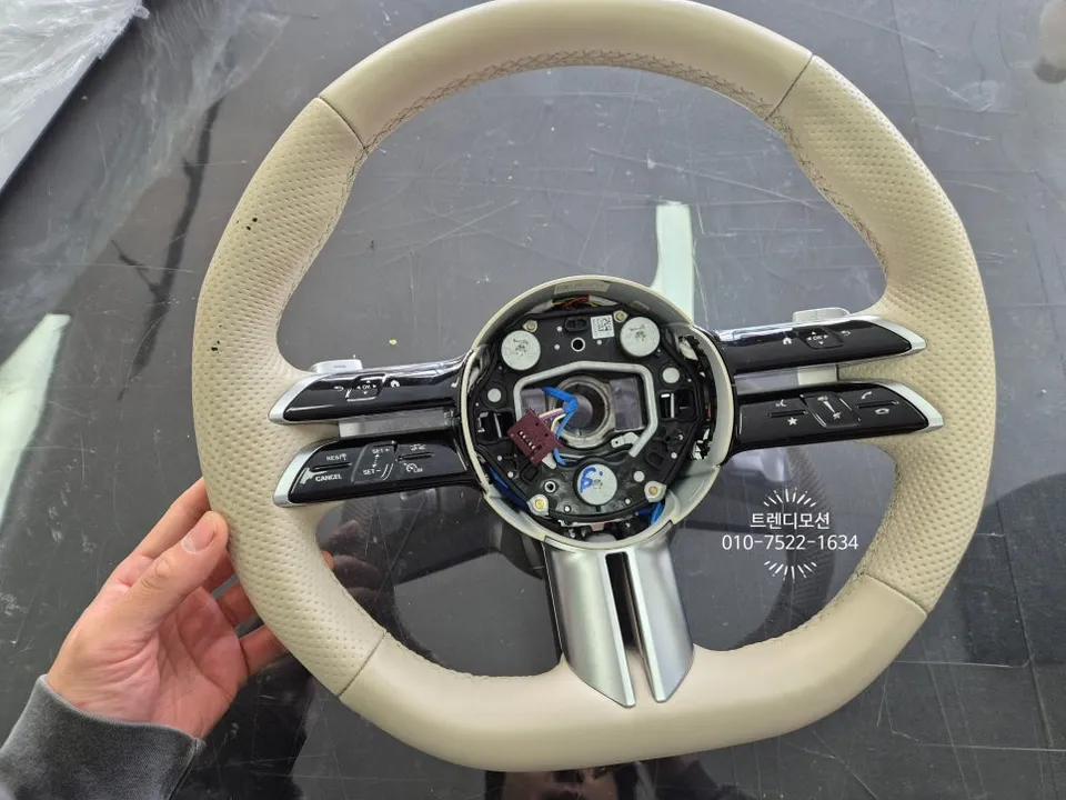 Mercedes-Benz CLE steering wheel - Mercedes-Benz CLE Steering Wheel Customization Review photo 4