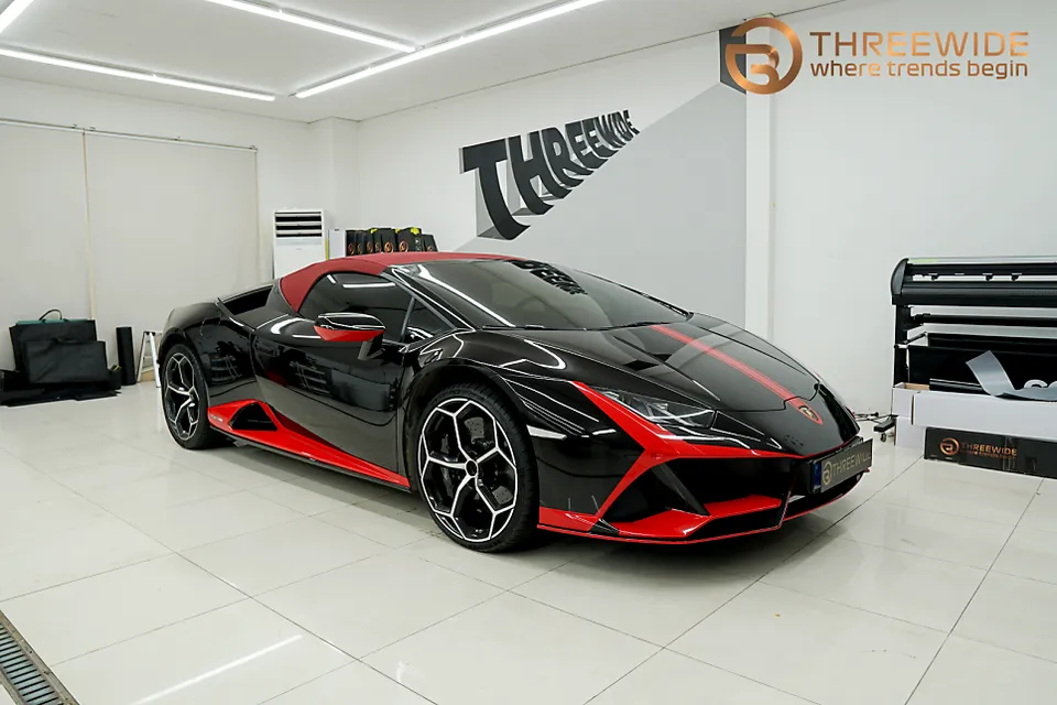 Lamborghini Huracánのカーラッピング事例|デザインと費用目安 施工写真 2-1