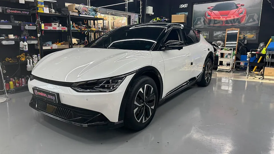 Kia EV6のカーラッピング事例 施工写真 3-2