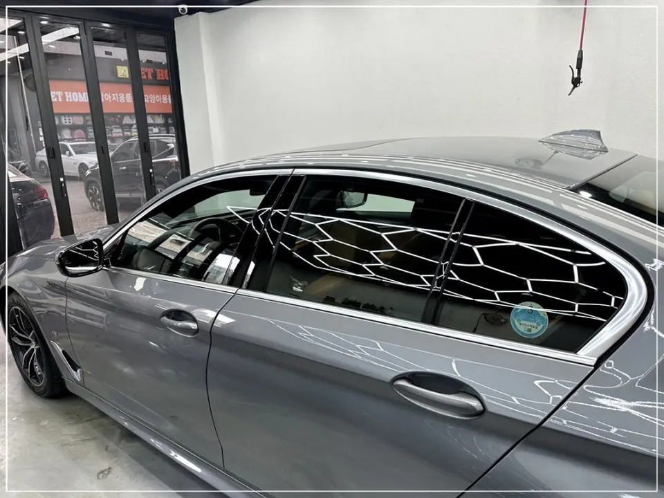 BMW 5 Series G30 カーフィルム施工事例｜費用目安・仕上がり 施工写真 1-2
