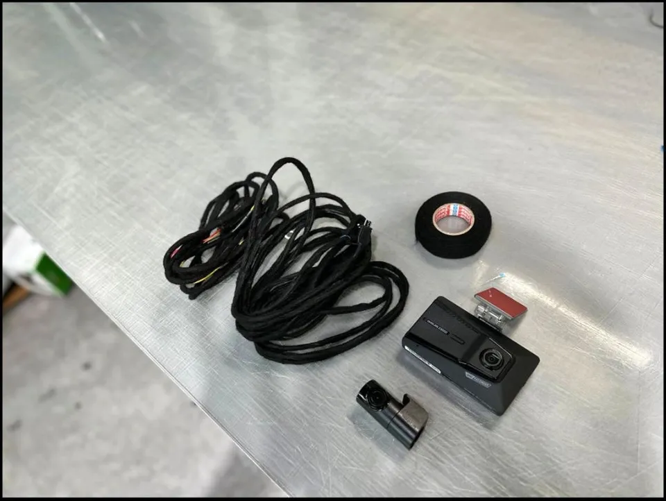 BMW 5 Series G30 dash cam - BMW 5 Series G30 Dash Cam Installation Review photo 3