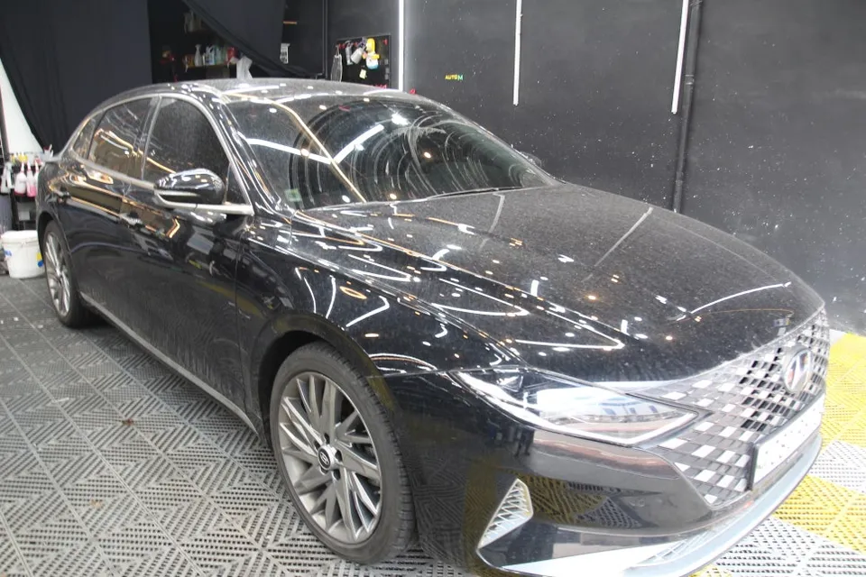 Hyundai Azeraのガラスコーティング事例|費用目安・仕上がり 施工写真 2-1