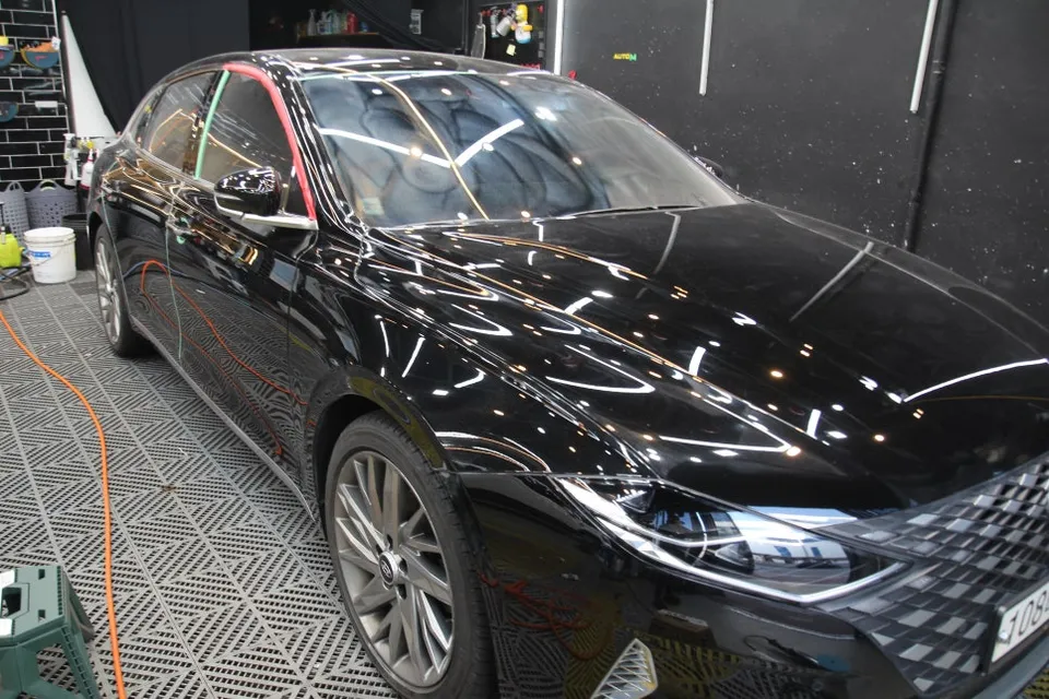 Hyundai Azeraのガラスコーティング事例|費用目安・仕上がり 施工写真 1-3
