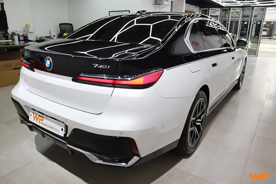 BMW 7 SeriesのPPF施工事例|費用目安・仕上がり 施工写真 1-2