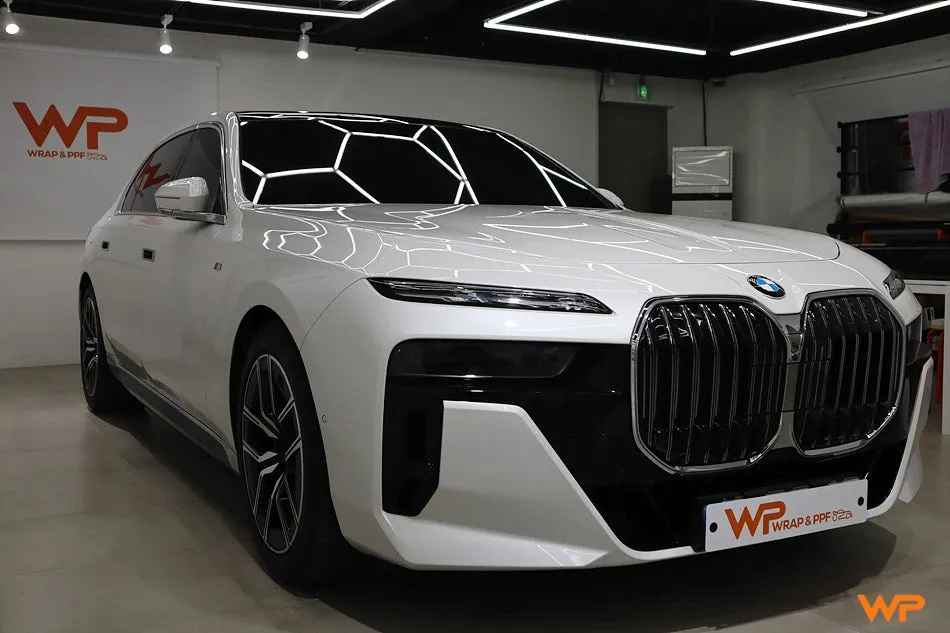 BMW 7 SeriesのPPF施工事例|費用目安・仕上がり 施工写真 1-3