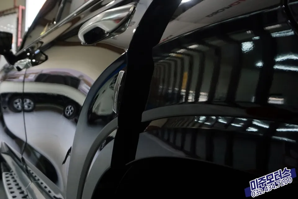Hyundai Palisade interior customization - Hyundai Palisade Interior Customization: Soft Closing Doors photo 4