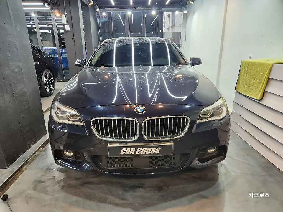 BMW 5 Series G30のカーラッピング事例 写真