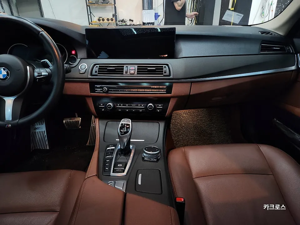 BMW 5 Series G30のカーラッピング事例 施工写真 2-2