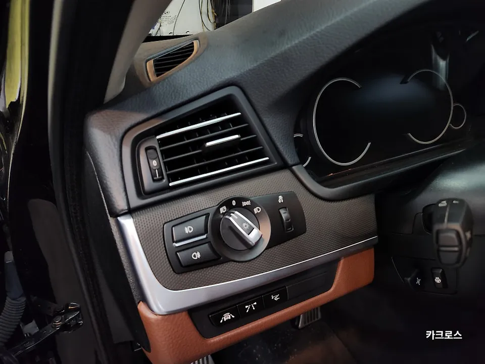 BMW 5 Series G30のカーラッピング事例 施工写真 3-2