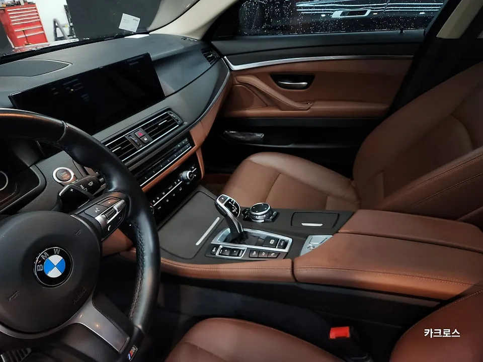 BMW 5 Series G30のカーラッピング事例 施工写真 4-2