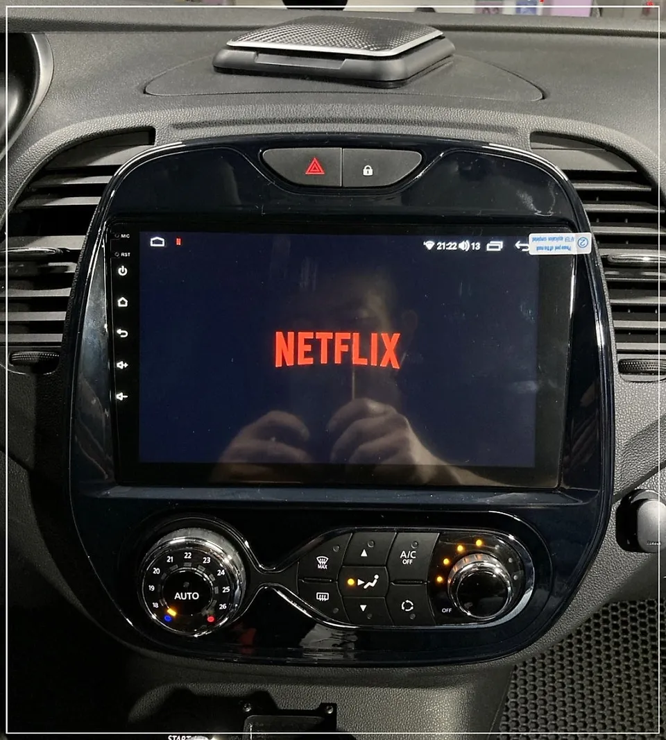 BMW M3のAndroid Auto・CarPlay取付事例 施工写真 4-2