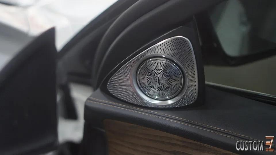 Mercedes-Benz E-Class ambient lighting - Mercedes-Benz E-Class Ambient Lighting Review — Modernized Cabin photo 3