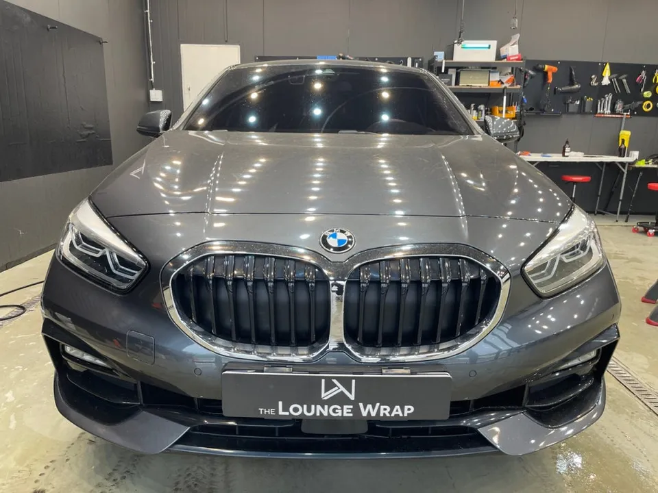 BMW 1 Series vinyl wrap - BMW 1 Series Vinyl Wrap Review: Satin Pearl White Finish photo 3