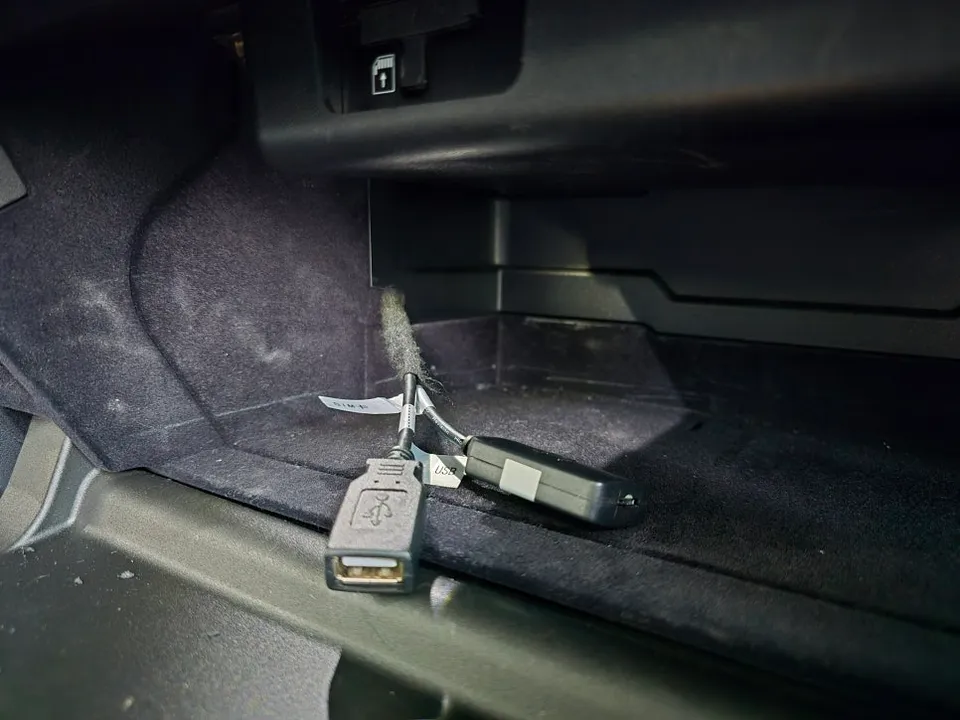 Lexus ESのAndroid Auto・CarPlay取付事例 施工写真 4-2
