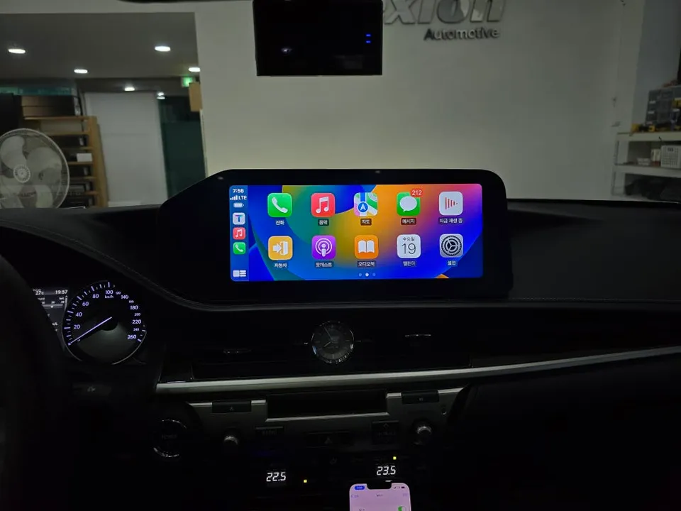 Lexus ESのAndroid Auto・CarPlay取付事例 施工写真 1-3