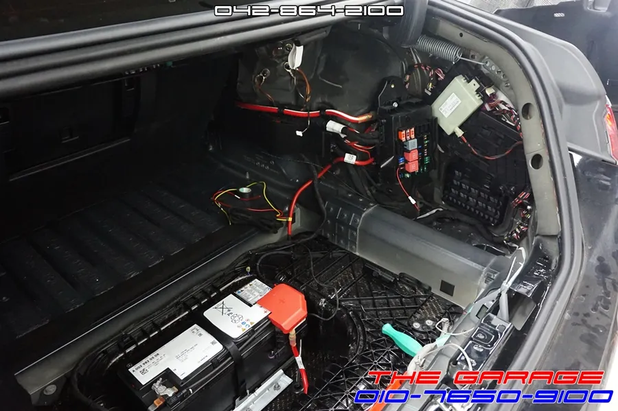Mercedes-Benz S-Class W223のドライブレコーダー取付事例 施工写真 5