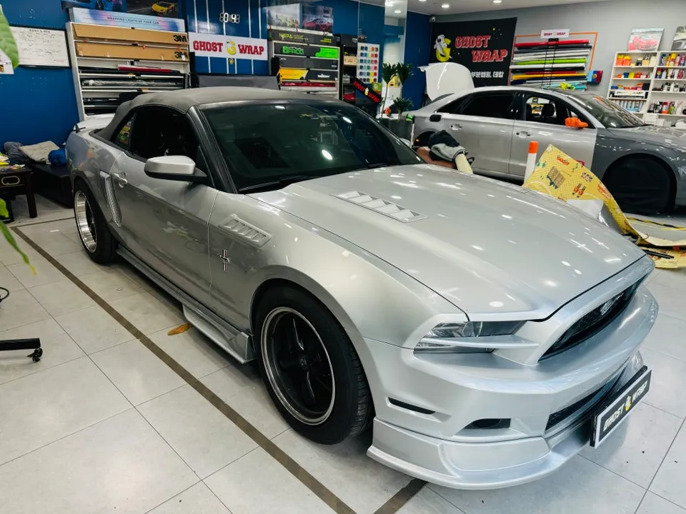 Ford Mustangのカーラッピング事例｜費用目安・仕上がり 施工写真 1-1