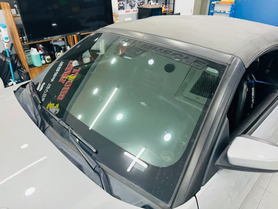 Ford Mustangのカーラッピング事例｜費用目安・仕上がり 施工写真 3-1