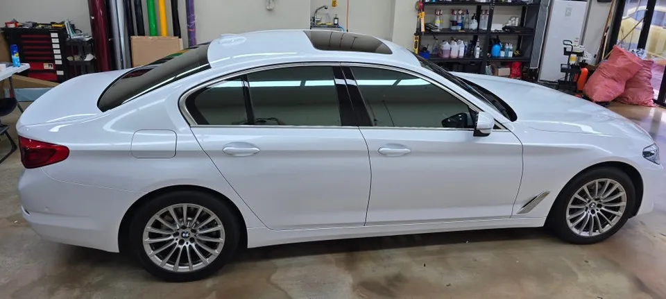 BMW 5 Series G30 カーラッピング事例|HANYAフィルム 施工写真 1-3