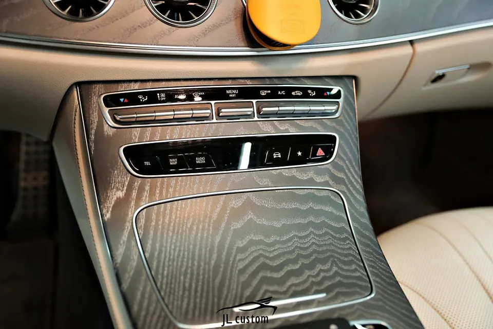 Mercedes-Benz CLS ambient lighting - Mercedes-Benz CLS Ambient Lighting Review: IWC Clock Upgrade photo 5
