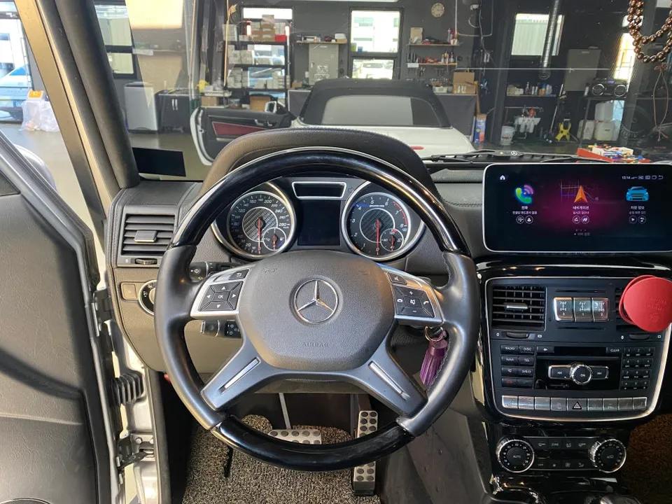 Mercedes-Benz G-Wagon steering wheel - Mercedes-Benz G-Wagon Steering Wheel Customization Review photo 3
