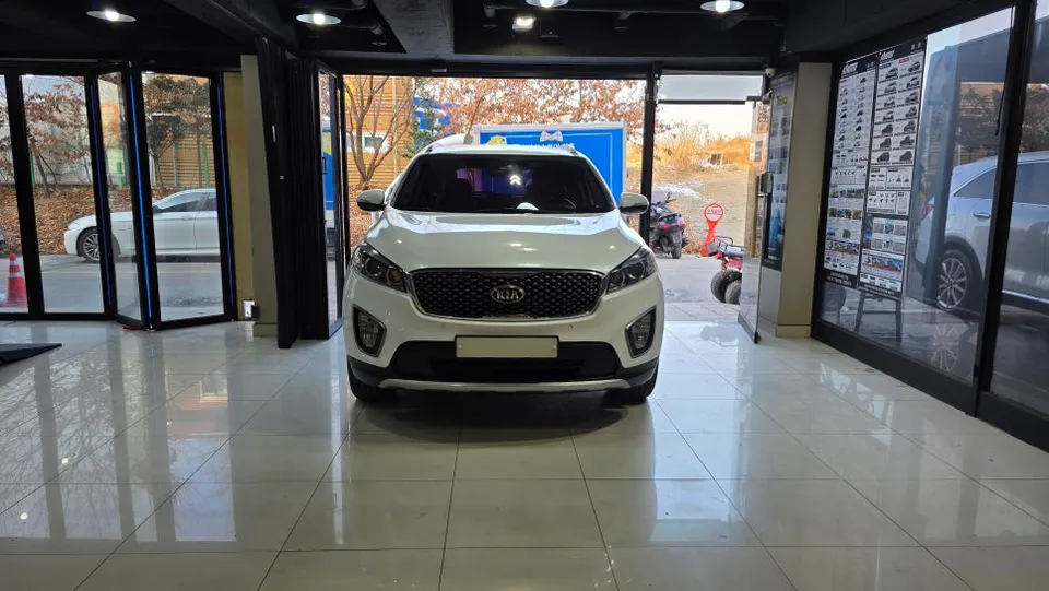 Kia Sorentoのドライブレコーダー取付事例 写真