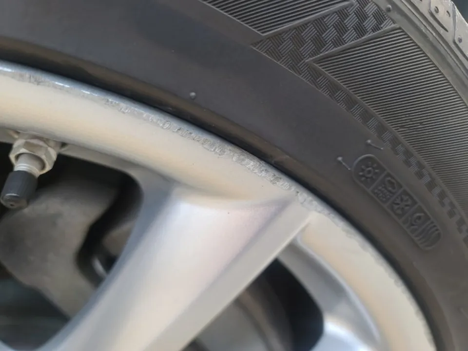 Jaguar XJL wheel repair - Jaguar XJL Wheel Repair & Painting Review — Cost & Results photo 4