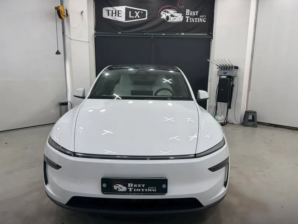 Tesla Model Y Juniperのカーフィルム施工事例 写真