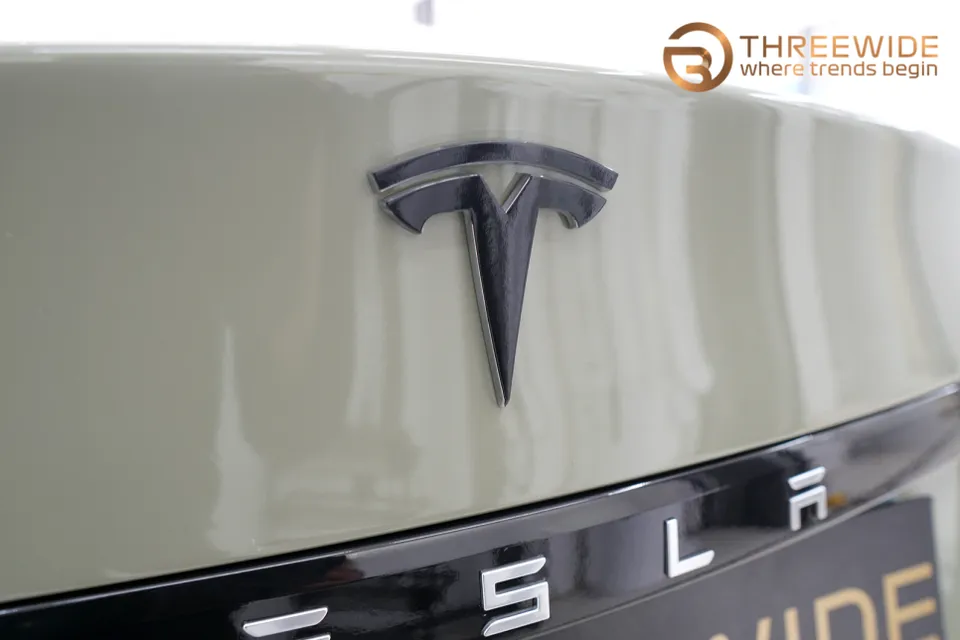 Tesla Model Sのカーラッピング事例|費用目安・仕上がり 施工写真 3-3
