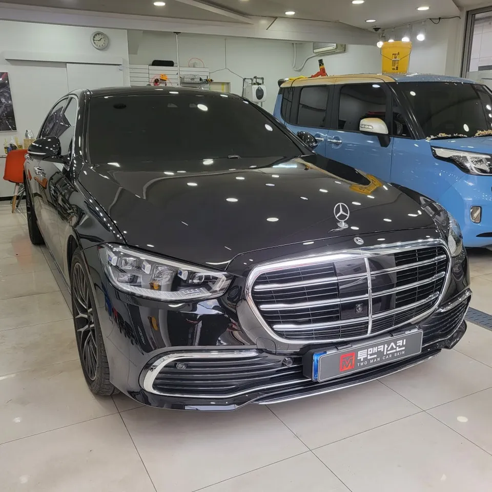 Mercedes-Benz S-Class vinyl wrap - Mercedes-Benz S-Class Vinyl Wrap Review: Satin Black photo 3